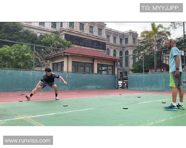 深圳网球队速度提升之路:聚焦训练与比赛中的快速反应技巧 深圳网球队速度提升之路:聚焦训练与比赛中的快速反应技巧