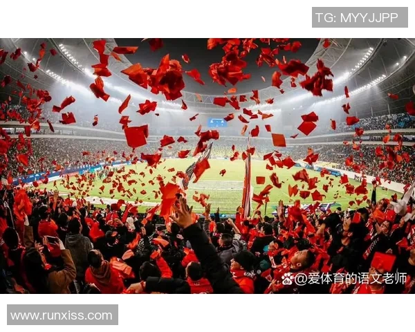 球迷为俱乐部造势：比赛前连续奋力呐喊助威的激情时刻